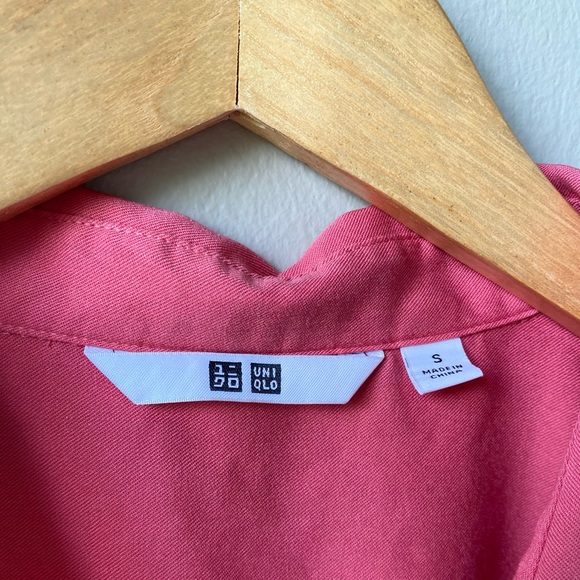 Uniqlo Rayon Button Up Blouse Shirt Small - Picture 4 of 6